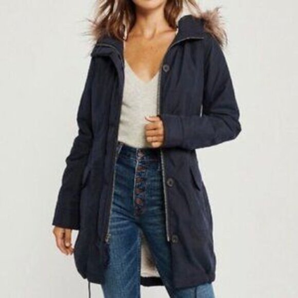 Ambercrombie & Fitch Faux Fur Hooded Sherpa Lined Navy Parka Size Small - Picture 1 of 12